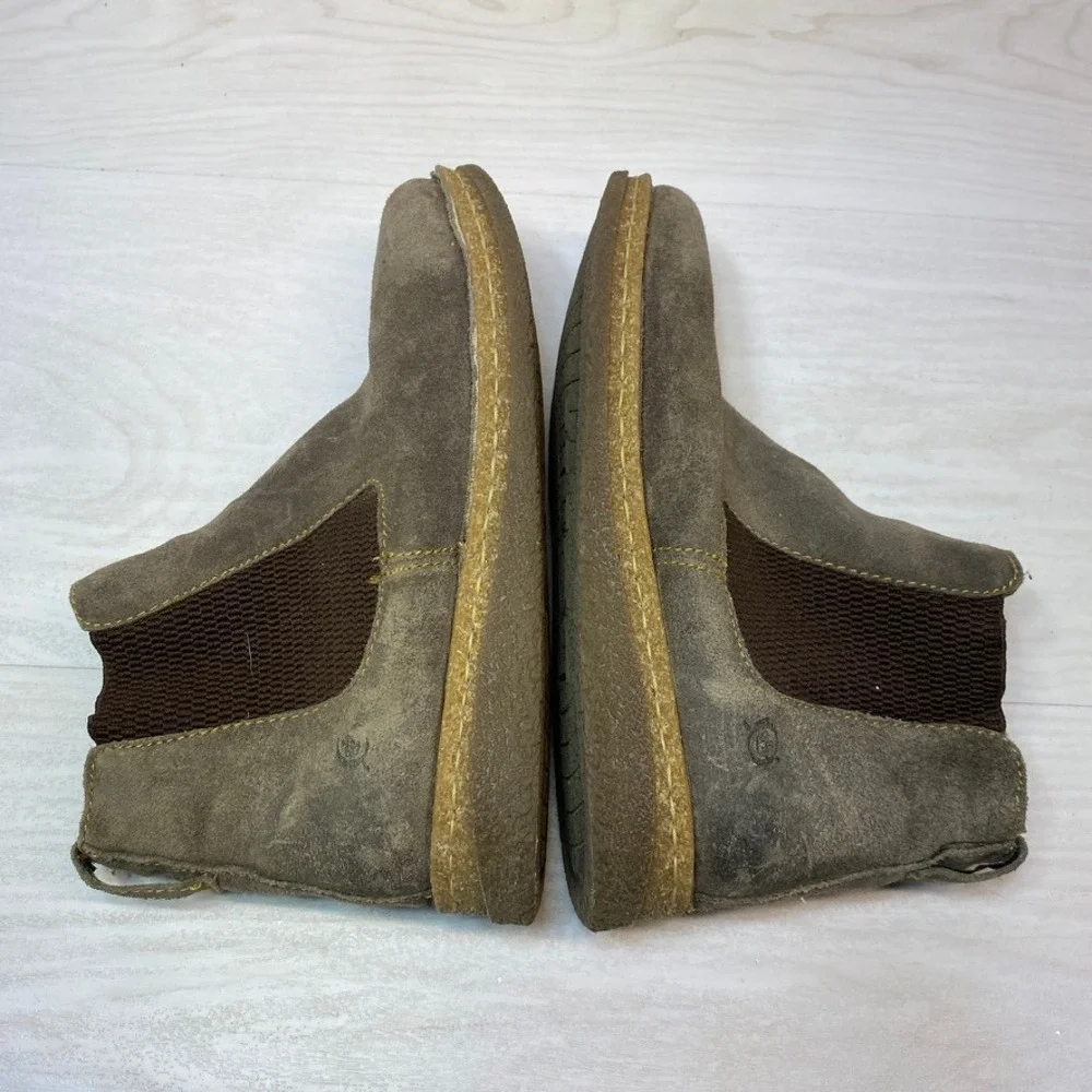 Born Womens 9 Chelsea Boots Suede Ankle Flat Brown Leather Elastic Pull On Rural